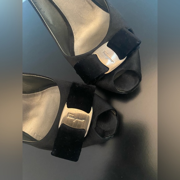 Salvatore Ferragamo Peep Toe Heel - Picture 7 of 9